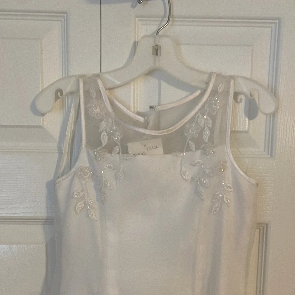 Davids Bridal White Floral Beaded Illusion Gown Girls 8 with Matching Headpiece - Picture 5 of 12